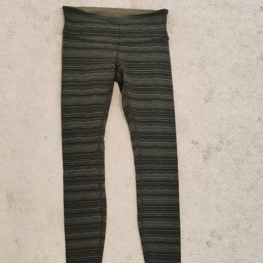 Green Lululemon leggings